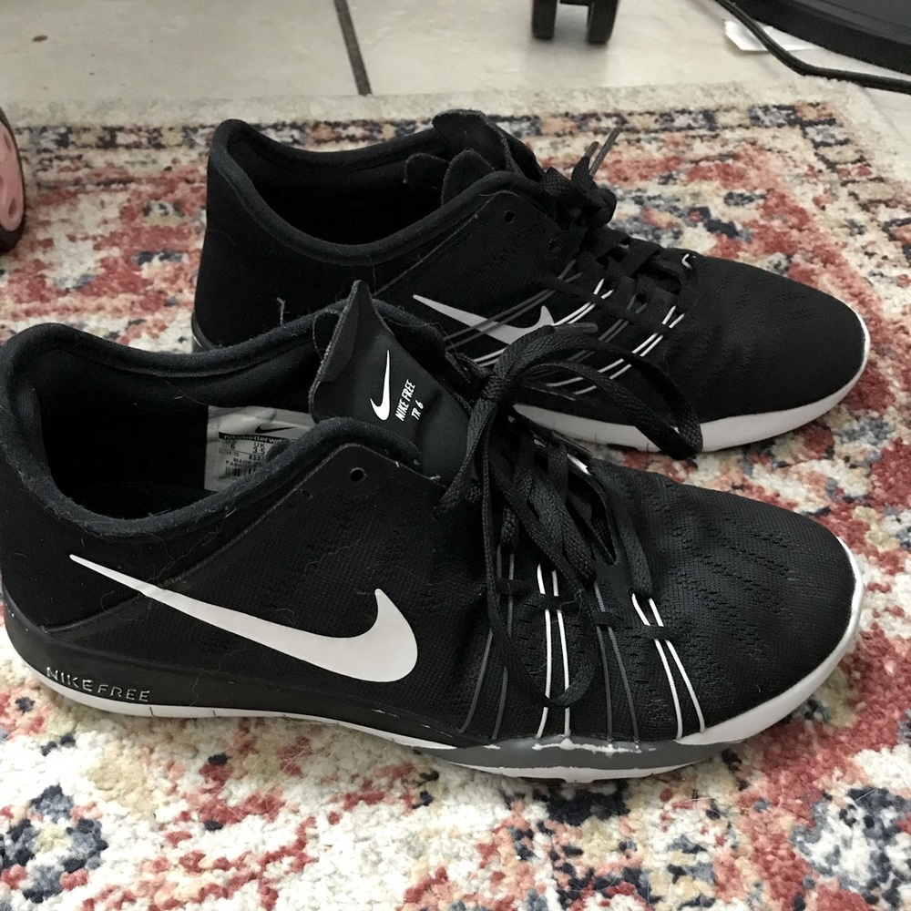 Nike Free TR 6 running sneakers